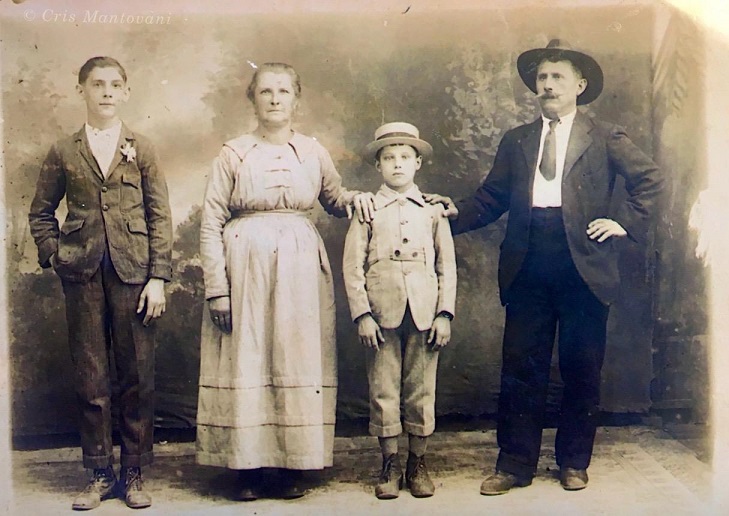 Famiglia Mantovani: i coniugi Giuseppe Mantovani e Stella Migliorati (partiti dal Porto di Genova, sul Piroscafo Rosario nel 1892) e i figli Pietro e Giuseppe