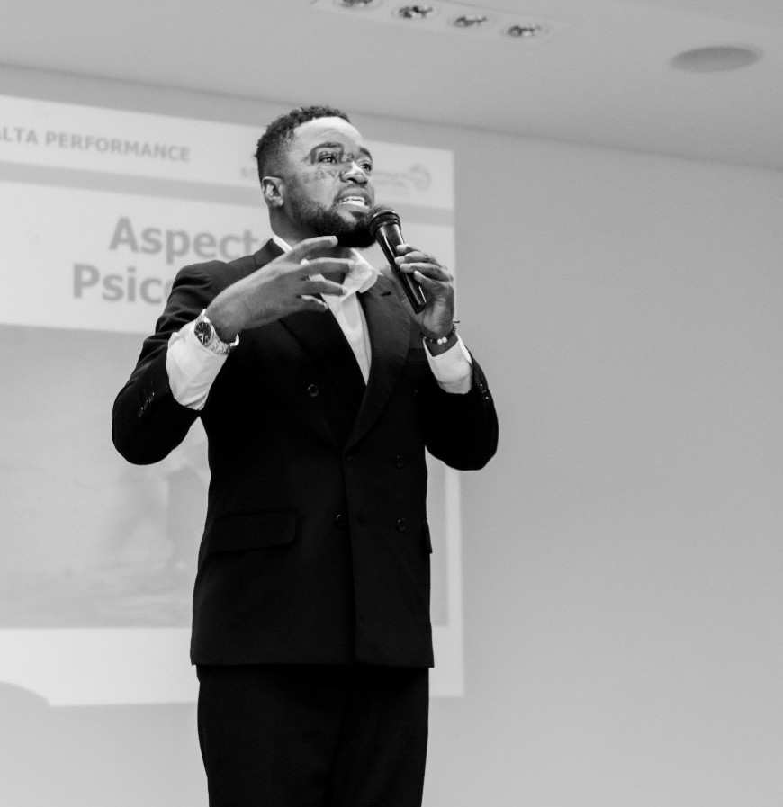 Fernando Guelengue, CEO do portal Marimba Selutu, de Angola