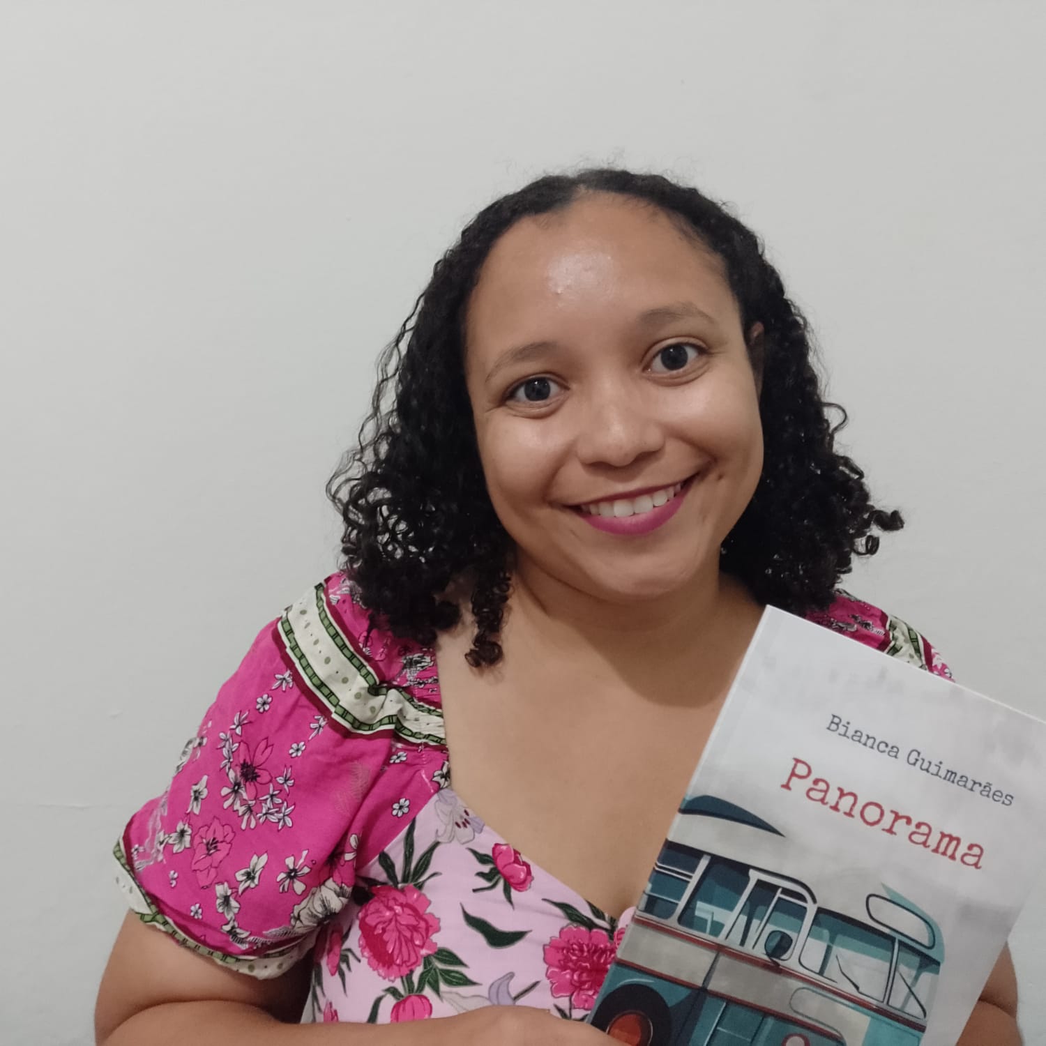 Foto de Bianca Guimarães, autora do livro "panorama, pela Editora Ases da Literatura