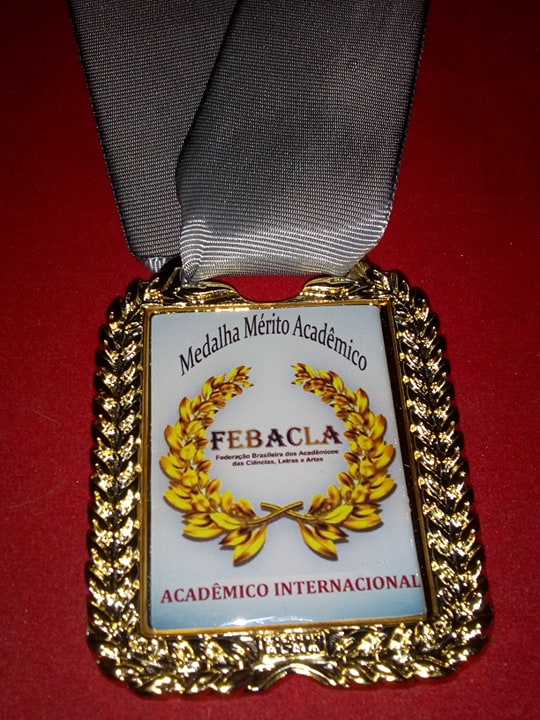 Medalha Mérito Acadêmico - Acadêmico Internacional