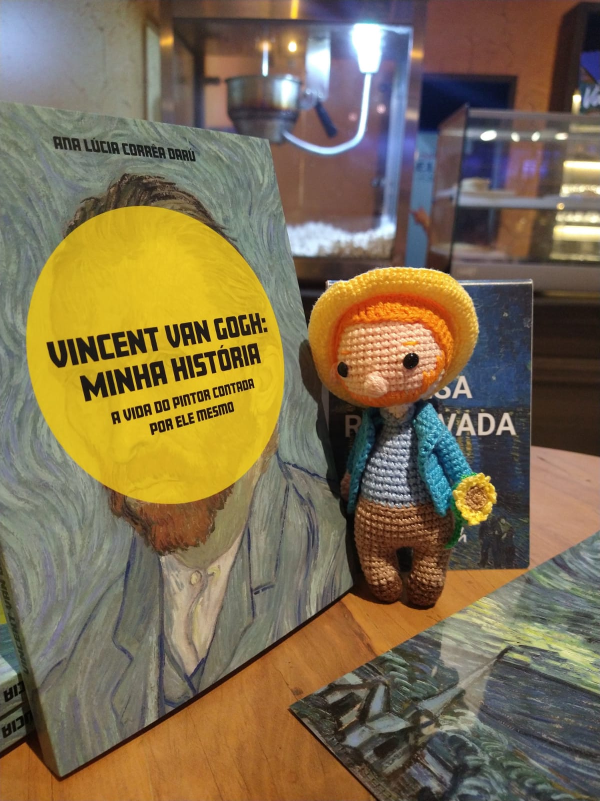 Imagem da capa do livro "Vincent Van Gogh:minha história.A vida do pintor contada por ele mesmo" de Ana Lucia Correa Darú, pela Editora e-Galáxia.