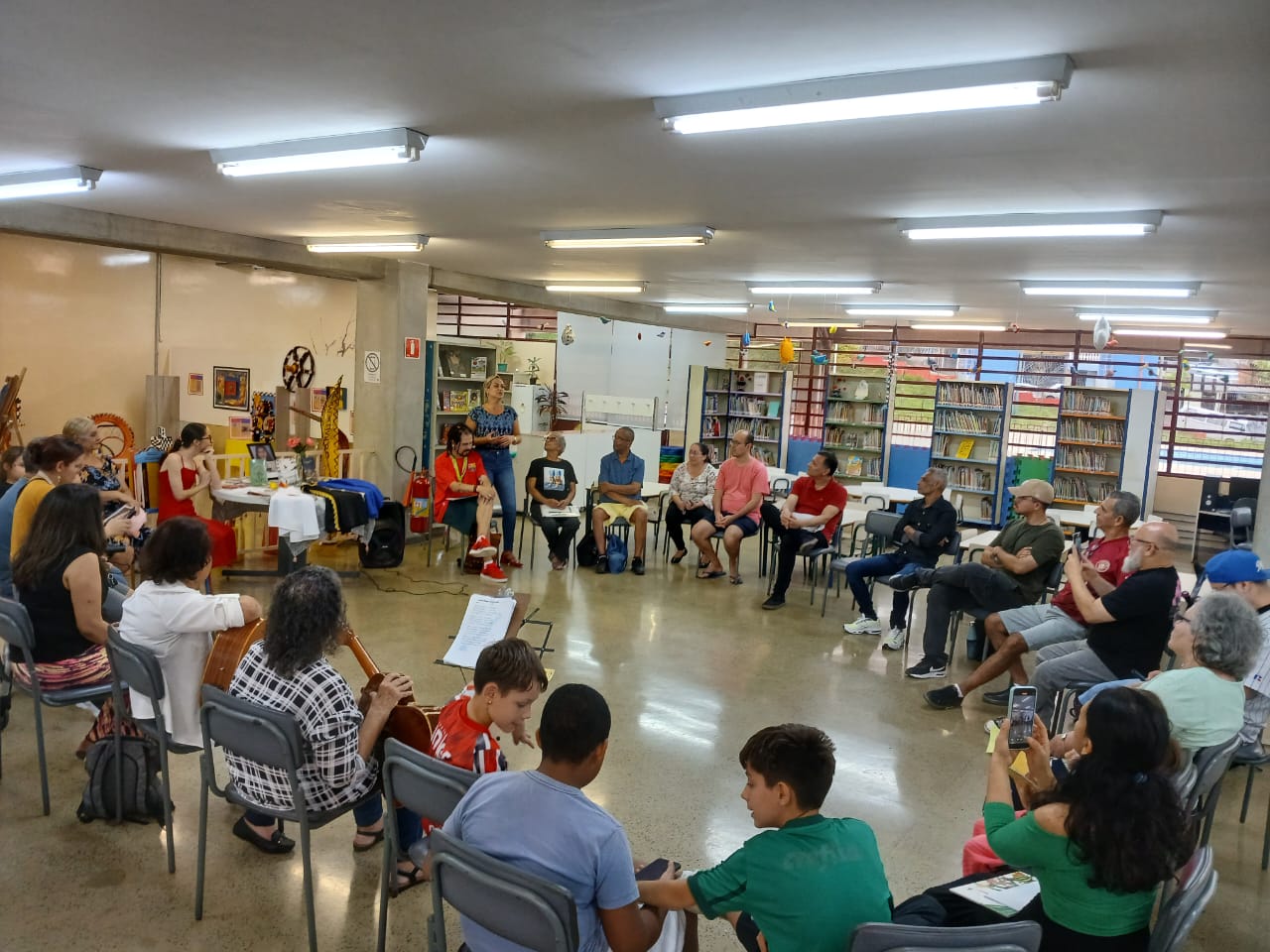 Sarau de lançamento na Biblioteca do CEU Rosa da China,