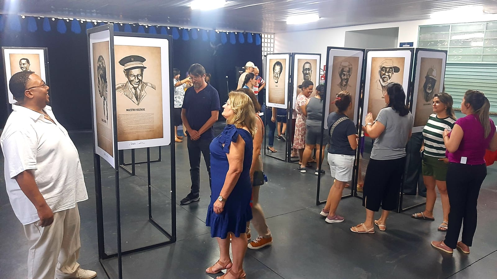 Vernissage de exposição artística marca a Semana da Consciência Negra na EMEF. Coronel Esmédio