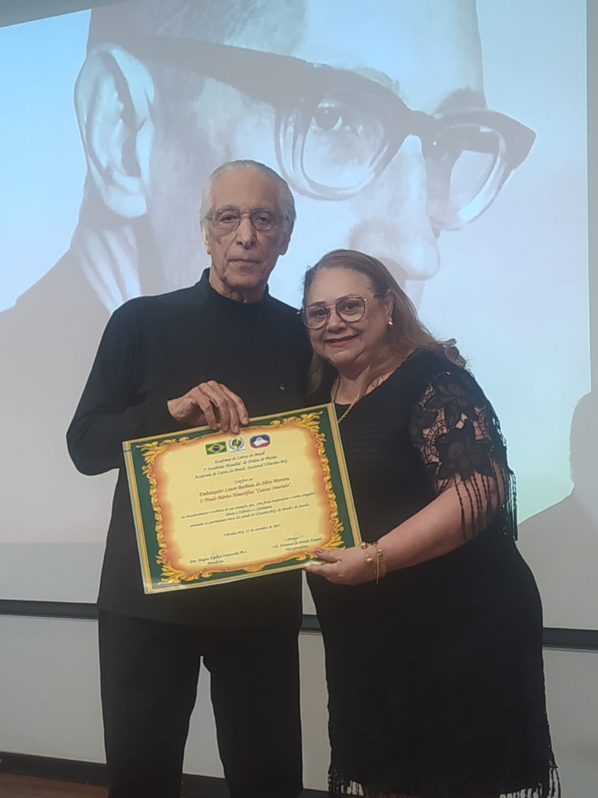 Embaixador Lauro Moreira e escritora e poetisa Magna Aspásia Fontenelle