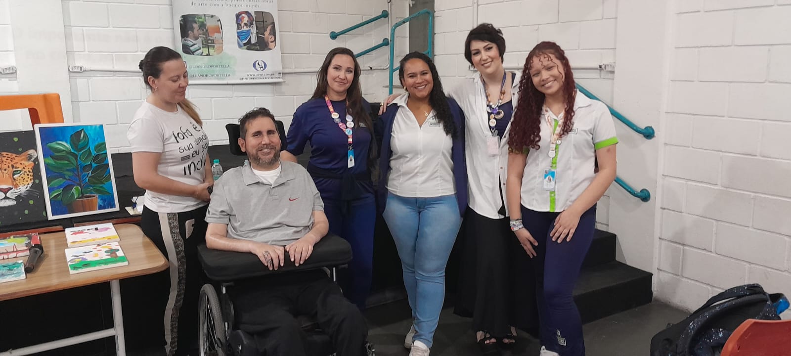 Cristina Silva (Técnica de Enfermagem), Leandro Portella, Lídia Valladão Diniz, Letícia Geraldo Firmino (Gestora), Alana Ferreira Melo (Coordenadora do Ensino Fundamental I e Júlia (Auxiliar de Coordenação)