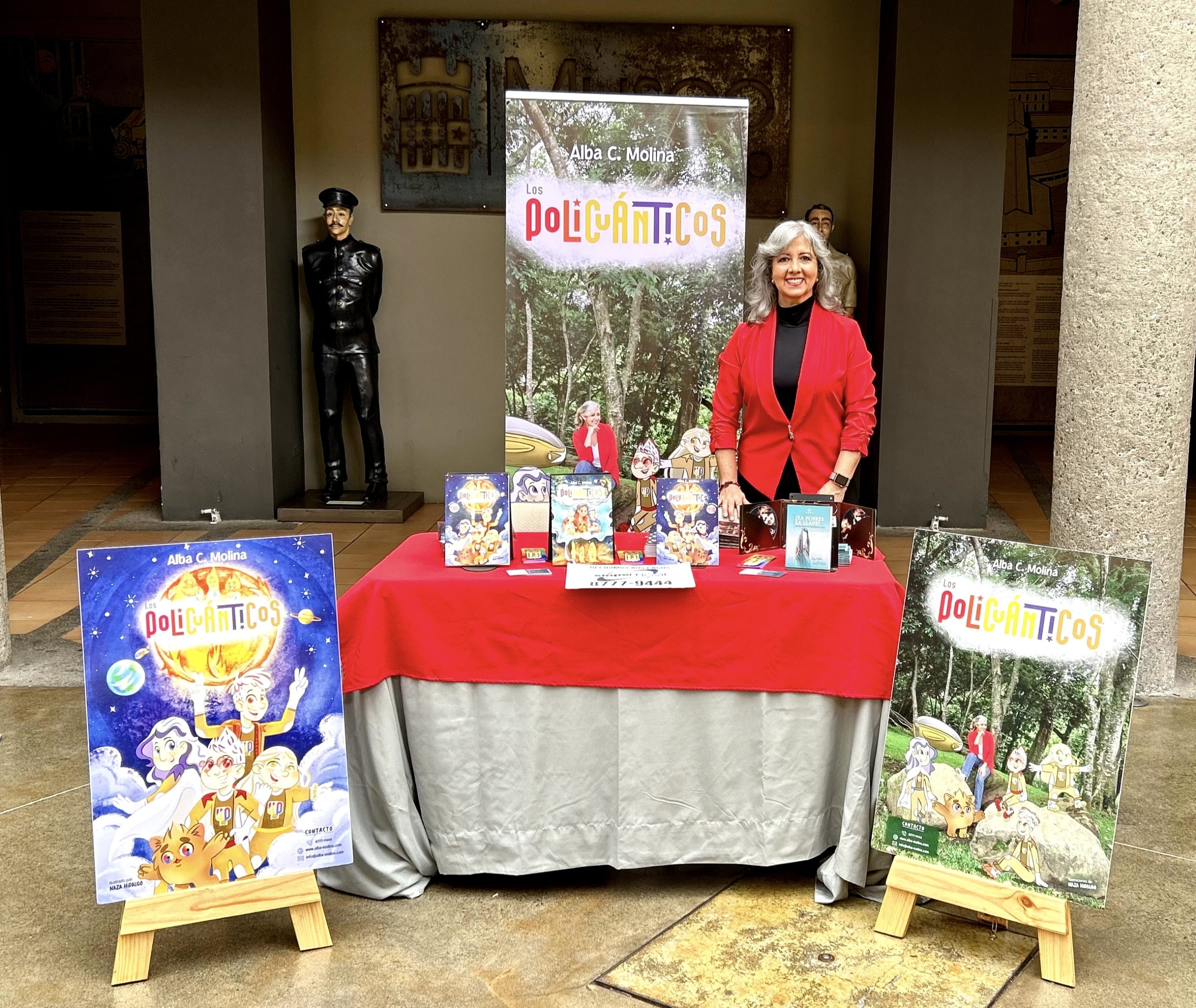 Alba C. Molina durante una presentación de sus libros en San José, Costa Rica.  Foto: agosto, 2023. Cortesía de Alba.