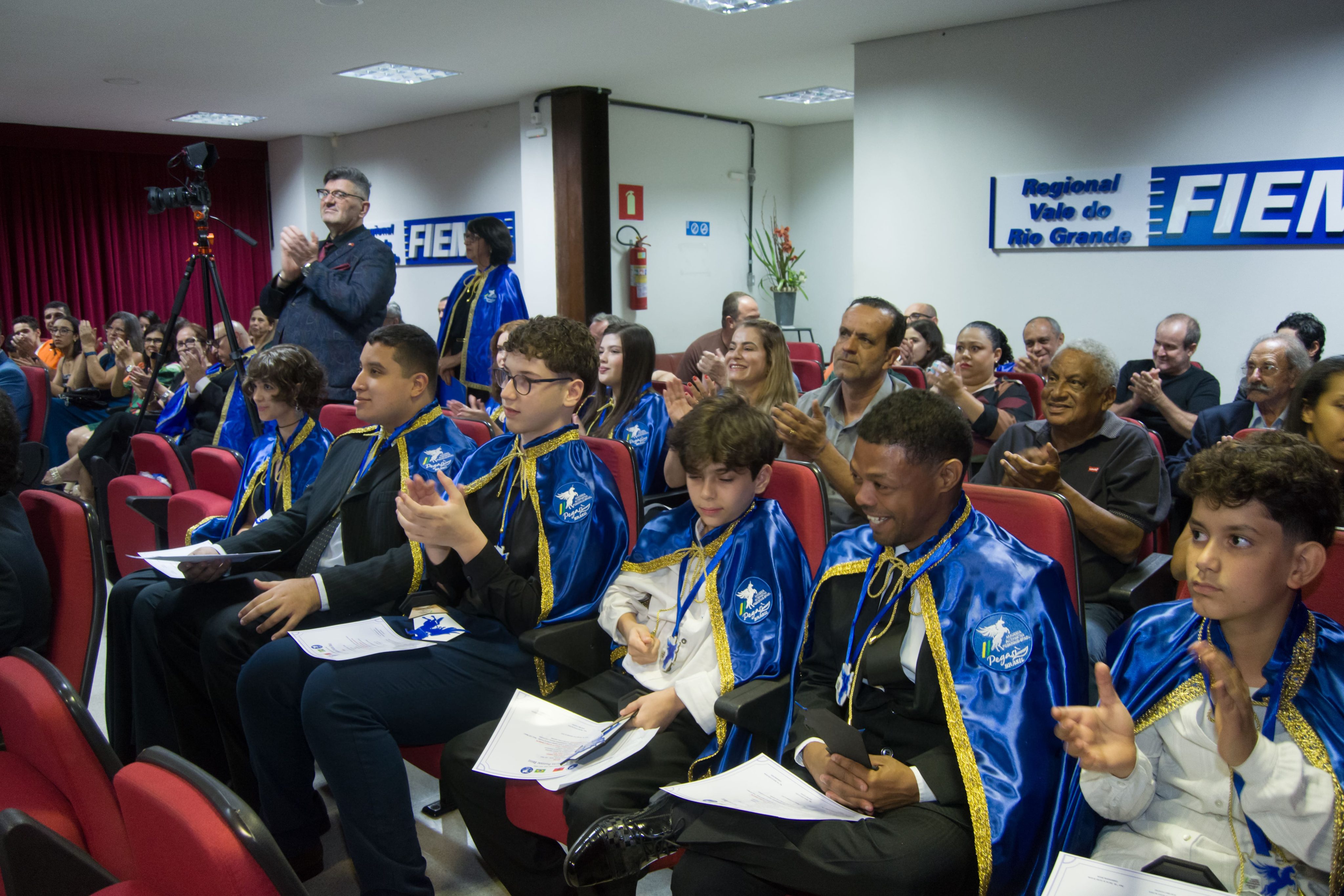 Solenidade da AAP-Brasil celebra diplomação juvenil, honrarias internacionais e expansão cultural pegasiana - Flávio Salge