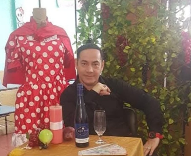 Franklin Calvo mejor conocido como FranD'klin, nació en San José, Costa Rica, es artista plástico, escritor, docente y gestor cultural.