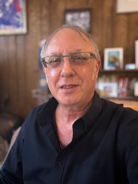 Ron A.  Kalman, es coautor de CANTO PLANETARIO, Volumen I (H.C. EDITORES, Costa Rica, 2023), donde aparecen dos poemas suyos en versión bilingüe español-inglés, traducidos por la poeta y traductora colombiana María Fernanda Del  Castillo Sucerquia.