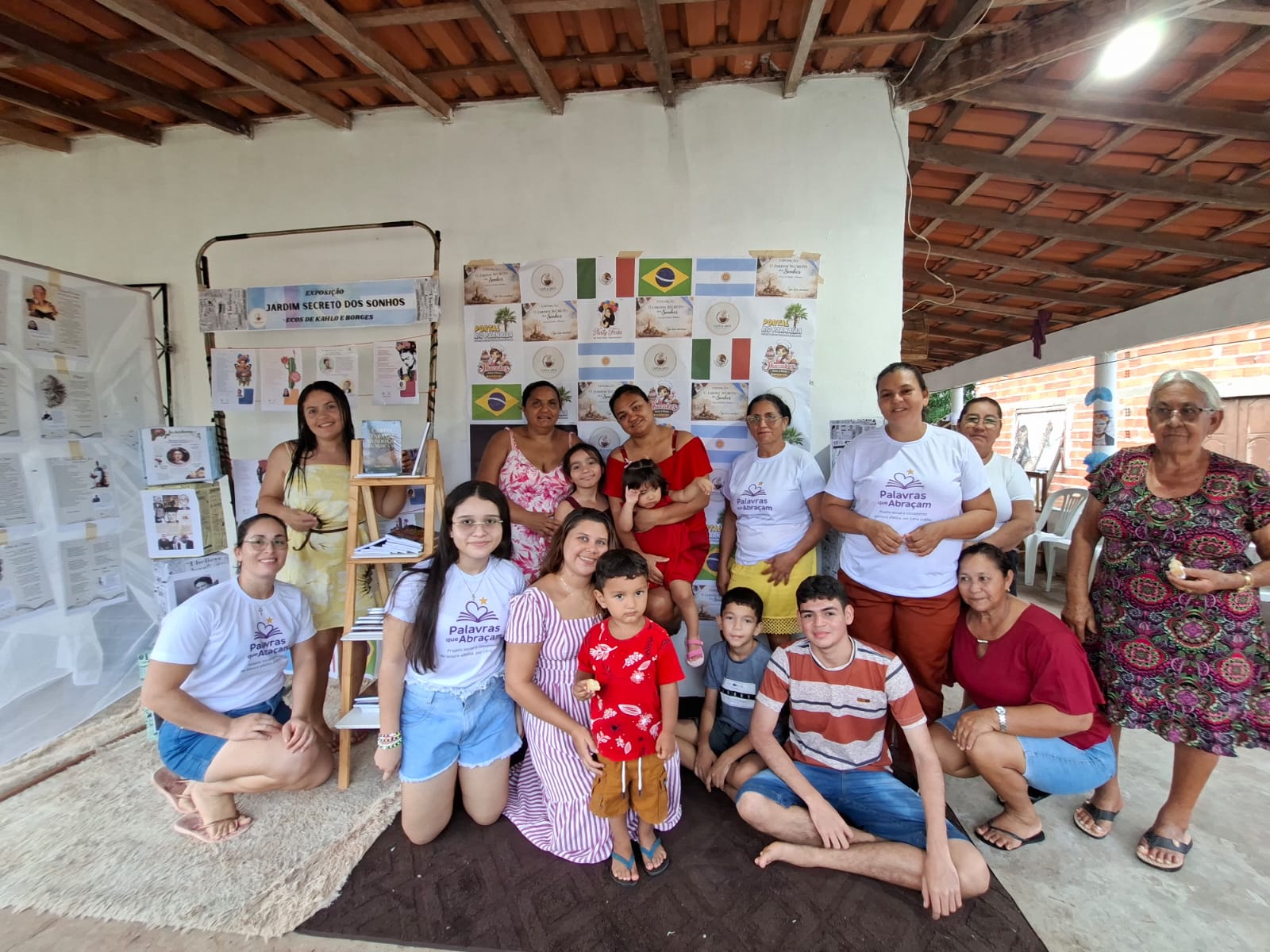 Exposição literária na residência da escritora Lana Coelho - Foto por Priscila Mancussi