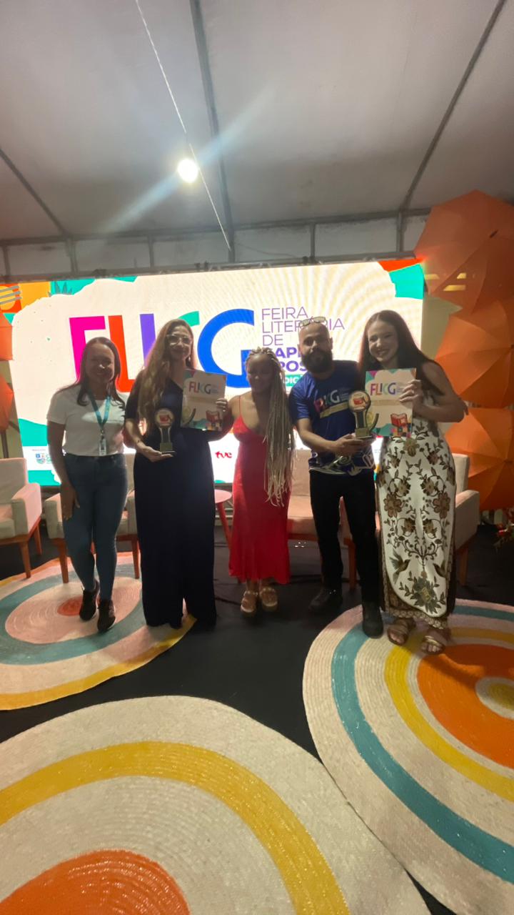 Da esquerda para a direita Vânia Cruz (Sub Secretária de Educação), Verônica Moreira, Luciene Rosa (Diretora de Cultura), Lucas Pablo (Coordenador Articulador de Matemática) e Brenna Oliveira (Coordenadora Pedagógica)