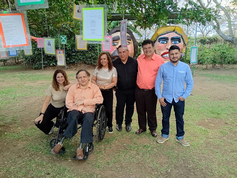 Da esquerda para a direita, Catalina Gaviria, Claudio Regidor, July Quesada, Malquin González, Alexander Anchía (servidor y director) y Hálvaro Goluboay